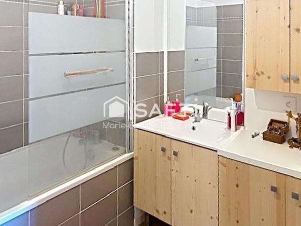 Appartement T3 très lumineux avec grand Balcon proche de toutes commodités