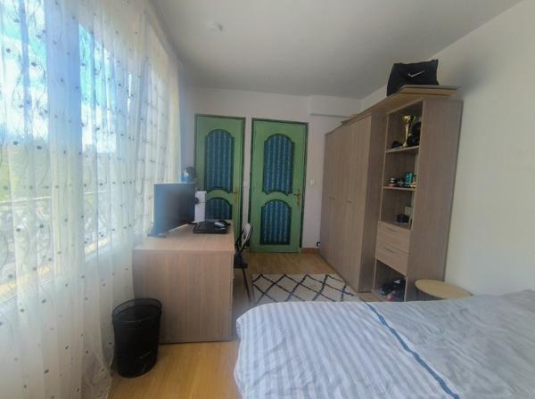 Maison 8 pièces + maison 3 pièces