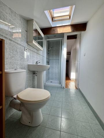 Breuillet – Maison familiale 217 m² avec jardin, piscine et garage, proche centre-ville