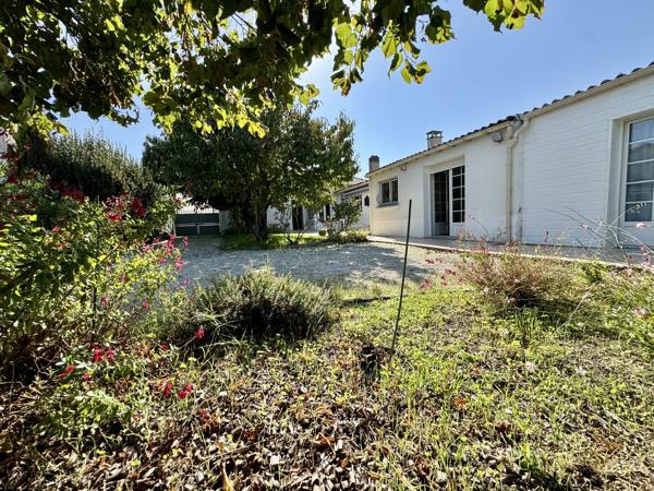 Breuillet – Maison familiale 217 m² avec jardin, piscine et garage, proche centre-ville