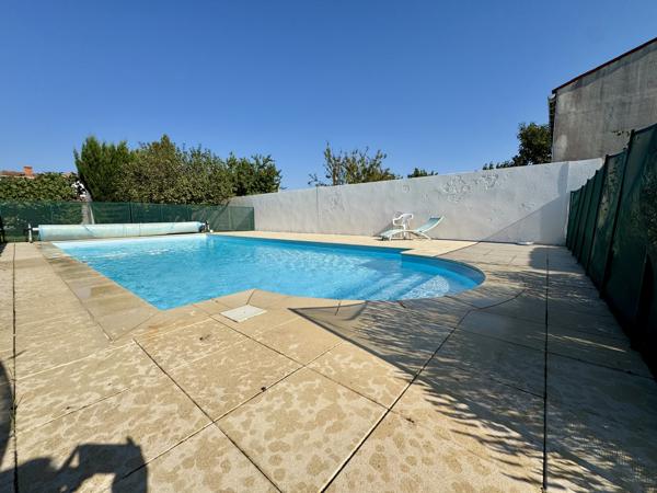 Breuillet – Maison familiale 217 m² avec jardin, piscine et garage, proche centre-ville
