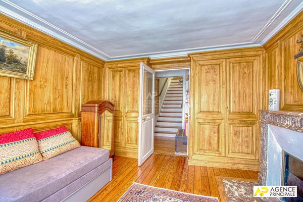 Versailles Saint-Louis Appartement 6 pièces 144.03 m² carrez situé au 2ème étage avec chambre de service, cave et parking en option €1 190 000 ** - Référence 25884