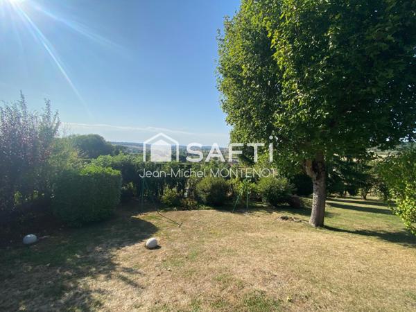 EXCLUSIVITE A BLIGNY/OUCHE ! Belle maison rénovée sur terrain de 2310 m² env. Vue exceptionnelle sur la vallée de l'Ouche.