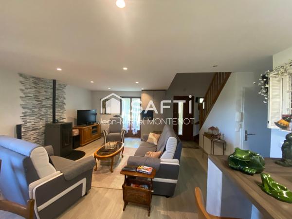 EXCLUSIVITE A BLIGNY/OUCHE ! Belle maison rénovée sur terrain de 2310 m² env. Vue exceptionnelle sur la vallée de l'Ouche.