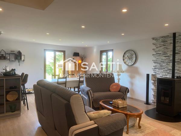 EXCLUSIVITE A BLIGNY/OUCHE ! Belle maison rénovée sur terrain de 2310 m² env. Vue exceptionnelle sur la vallée de l'Ouche.