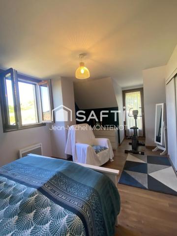 EXCLUSIVITE A BLIGNY/OUCHE ! Belle maison rénovée sur terrain de 2310 m² env. Vue exceptionnelle sur la vallée de l'Ouche.