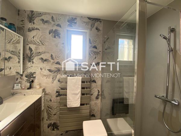 EXCLUSIVITE A BLIGNY/OUCHE ! Belle maison rénovée sur terrain de 2310 m² env. Vue exceptionnelle sur la vallée de l'Ouche.