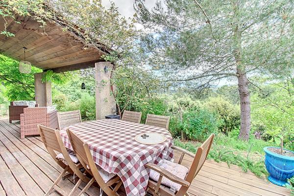 EXCLUSIVITE À VENDRE - VIDAUBAN - Maison T4 avec VUE 88 m² sur 3856m² de terrain arboré en restanques