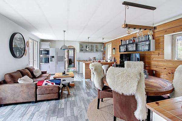 EXCLUSIVITE À VENDRE - VIDAUBAN - Maison T4 avec VUE 88 m² sur 3856m² de terrain arboré en restanques