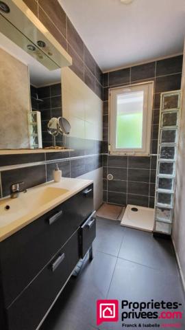 Maison Individuelle type plain pied - 3 chambres - jardin - garage - cave - 82 m² habitables (120m² utiles)