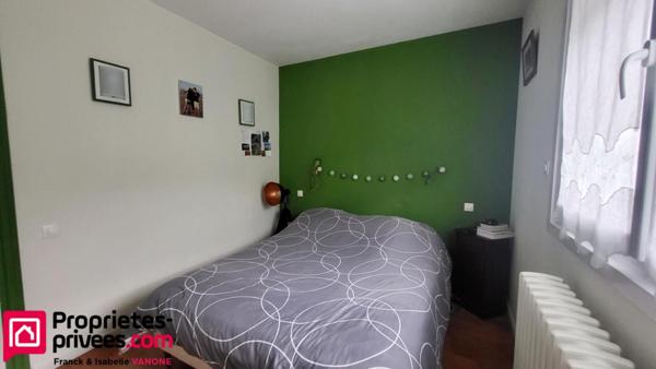 Maison Individuelle type plain pied - 3 chambres - jardin - garage - cave - 82 m² habitables (120m² utiles)