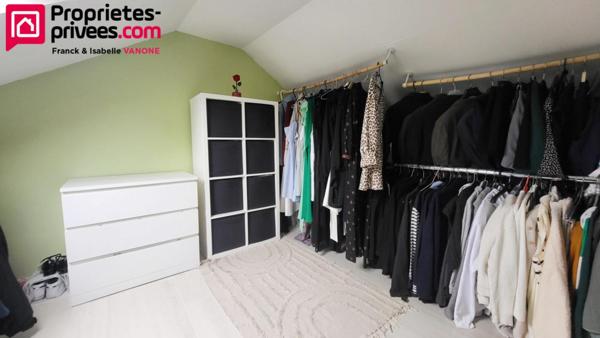 Maison Individuelle type plain pied - 3 chambres - jardin - garage - cave - 82 m² habitables (120m² utiles)