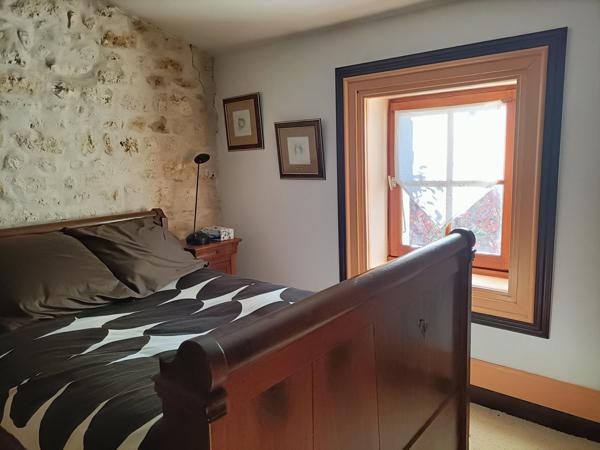 Magnifique maison en pierre sur la commune de Le Gua (Dercie)