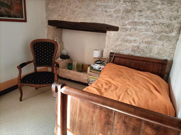 Magnifique maison en pierre sur la commune de Le Gua (Dercie)