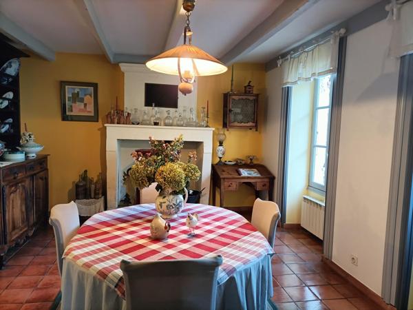 Magnifique maison en pierre sur la commune de Le Gua (Dercie)