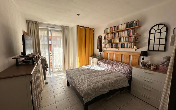 Appartement à vendre    2 pièces • 50 m2 Nîmes