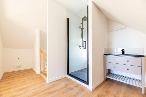 SAINT MARC SUR MER - PLAGE HULOT - PLEIN CENTRE - MARCHE - Duplex Loft T5 - AVEC TERRASSE - GARAGE - PARKING SECURISE