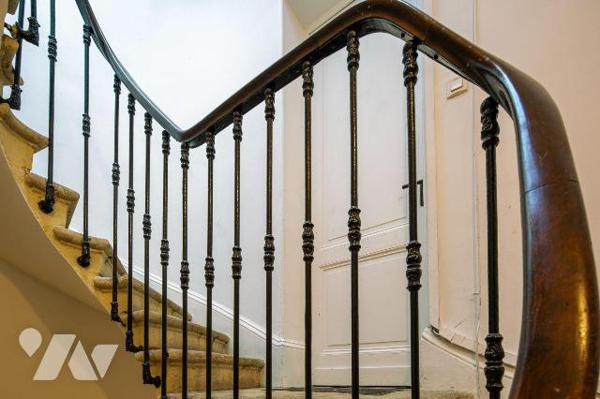 VENTE IMMO-INTERACTIF- BORDEAUX (33000) 6, place de la Ferme de Richemont -
Un immeuble de rap...