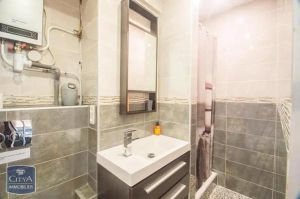 Appartement à louer 1 pièce 21.56m² Cannes (06400)