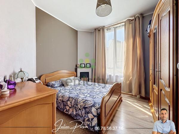 Appartement
         5 pièces
        - 98 m² 273 000 € *