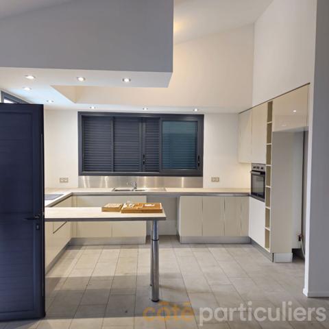 Vente Maison160 m² - 5 Pièces - BOIS DE NEFLES SAINT PAUL (97411)