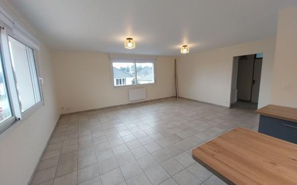Appartement à louer    3 pièces • 76,48 m2 Saint-Yrieix-la-Perche