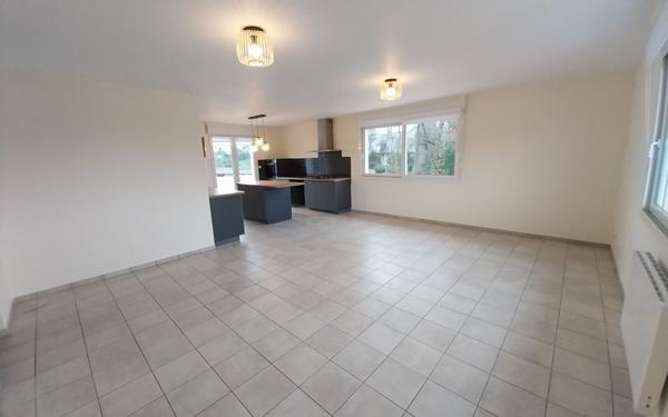 Appartement à louer    3 pièces • 76,48 m2 Saint-Yrieix-la-Perche