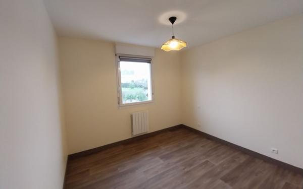 Appartement à louer    3 pièces • 76,48 m2 Saint-Yrieix-la-Perche