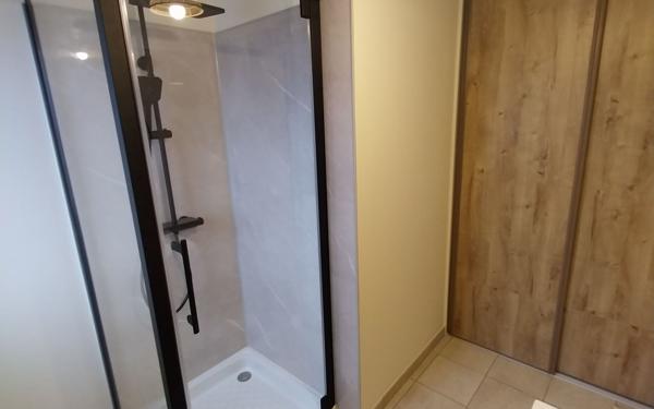 Appartement à louer    3 pièces • 76,48 m2 Saint-Yrieix-la-Perche