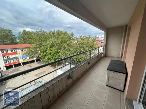 Appartement à louer 3 pièces 75.17m² Saint-Étienne (42000)