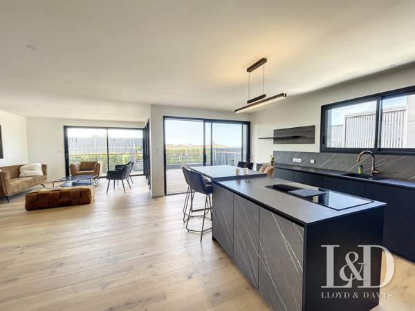 VAUX SUR MER-PONTAILLAC / villa  216 m² 4 chambres, bel apperçu mer