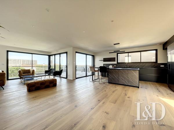 VAUX SUR MER-PONTAILLAC / villa  216 m² 4 chambres, bel apperçu mer