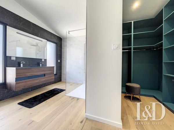 VAUX SUR MER-PONTAILLAC / villa  216 m² 4 chambres, bel apperçu mer