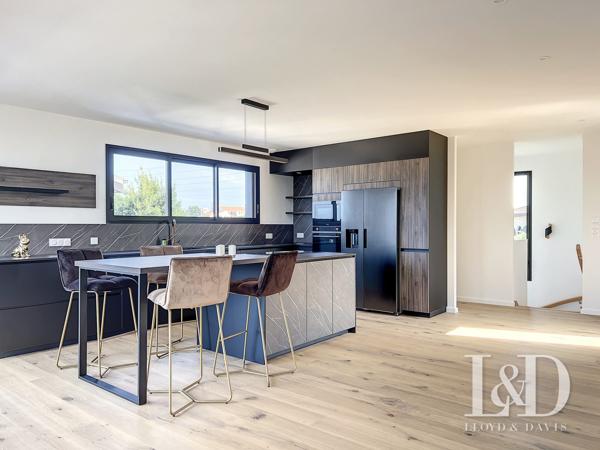 VAUX SUR MER-PONTAILLAC / villa  216 m² 4 chambres, bel apperçu mer