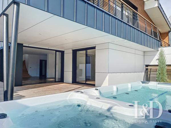 VAUX SUR MER-PONTAILLAC / villa  216 m² 4 chambres, bel apperçu mer