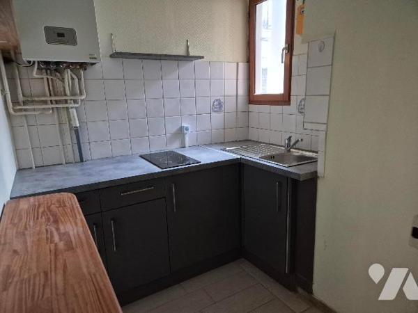 DIJON, appartement de 35 m² avec cave. Proximité parc et jardin DARCY et proximité Gare.