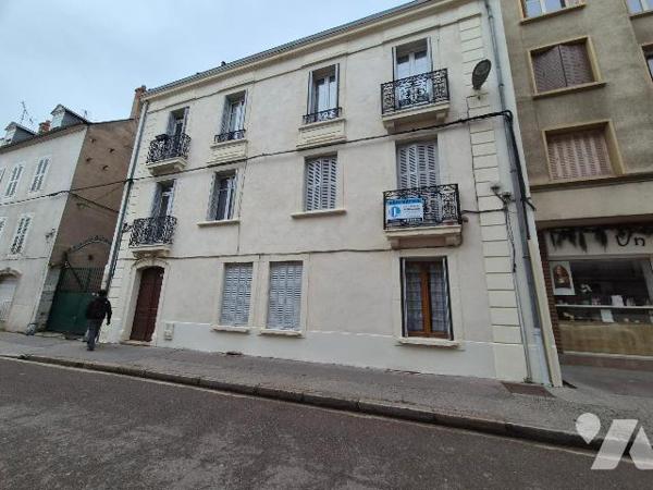 DIJON, appartement de 35 m² avec cave. Proximité parc et jardin DARCY et proximité Gare.