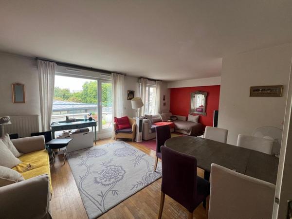 Appartement 3 pièces avec terrasse – Parking & cave