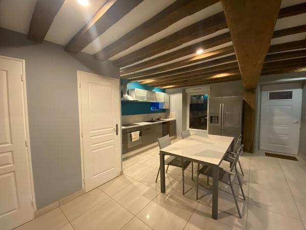 Maison de caractère rénovée avec pierres apparentes ? Limite Semoy