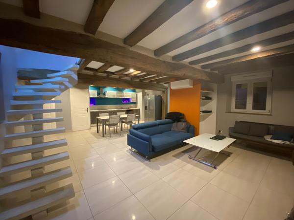 Maison de caractère rénovée avec pierres apparentes ? Limite Semoy