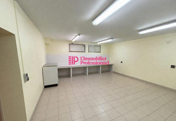 A louer - local d'activité 265 m2 - Larmor plage Kerhoas