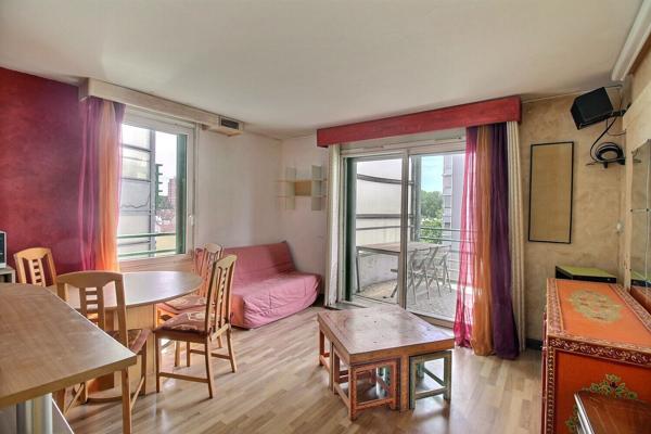 Appartement 2 pièces à vendre à Massy - Secteur Villaine - balcon, cave