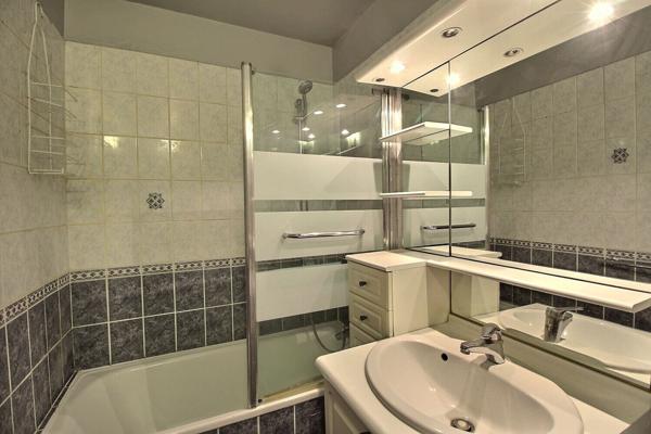 Appartement 2 pièces à vendre à Massy - Secteur Villaine - balcon, cave