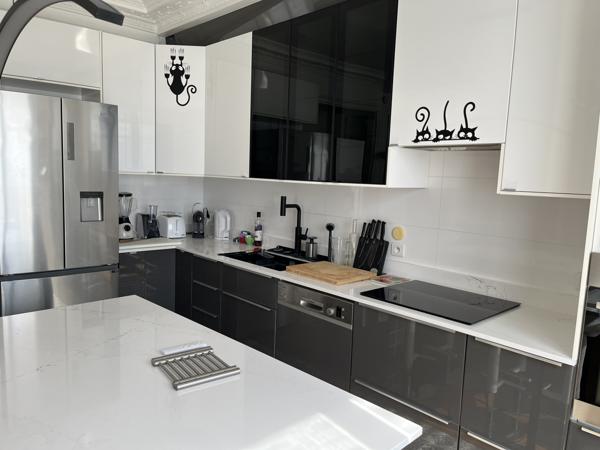 Levallois-Perret (92300) Appartement en étoile de type F3 à louer meublé !