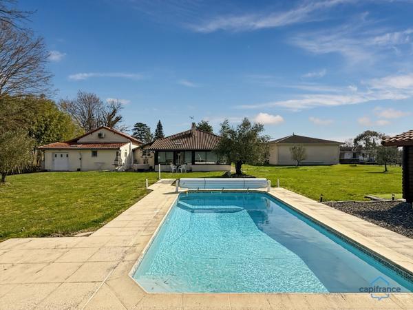 Dpt Gers (32), à vendre BARCELONNE DU GERS Maison T5 de 155 m² habitables + grands garages, dépendances et piscine sur 8678 m² de terrain, au calme