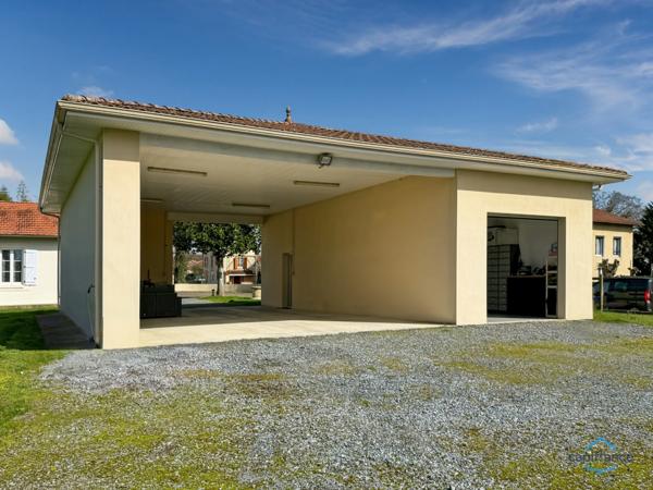 Dpt Gers (32), à vendre BARCELONNE DU GERS Maison T5 de 155 m² habitables + grands garages, dépendances et piscine sur 8678 m² de terrain, au calme