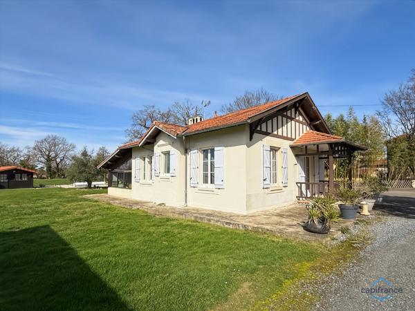 Dpt Gers (32), à vendre BARCELONNE DU GERS Maison T5 de 155 m² habitables + grands garages, dépendances et piscine sur 8678 m² de terrain, au calme