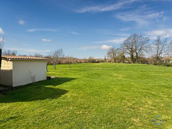 Dpt Gers (32), à vendre BARCELONNE DU GERS Maison T5 de 155 m² habitables + grands garages, dépendances et piscine sur 8678 m² de terrain, au calme