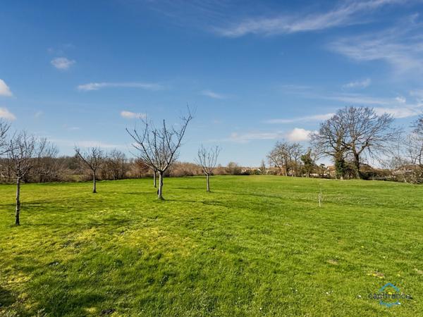 Dpt Gers (32), à vendre BARCELONNE DU GERS Maison T5 de 155 m² habitables + grands garages, dépendances et piscine sur 8678 m² de terrain, au calme