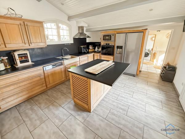 Dpt Gers (32), à vendre BARCELONNE DU GERS Maison T5 de 155 m² habitables + grands garages, dépendances et piscine sur 8678 m² de terrain, au calme